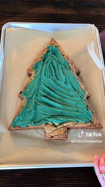 Delicious Christmas Tree Cookie Cake Recipe