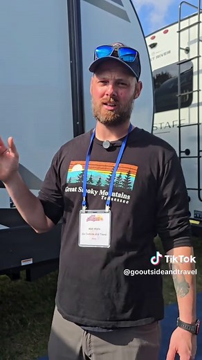 Exploring Fifth Wheel Style in Travel Trailers