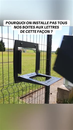 Installation d’une boîte aux lettres dans un grillage