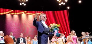 André Rieu puso al Antel Arena a bailar el vals en su esperado paso por Montevideo
