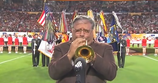 Trumpeter plays U.S. National Anthem and ends with impossibly high note