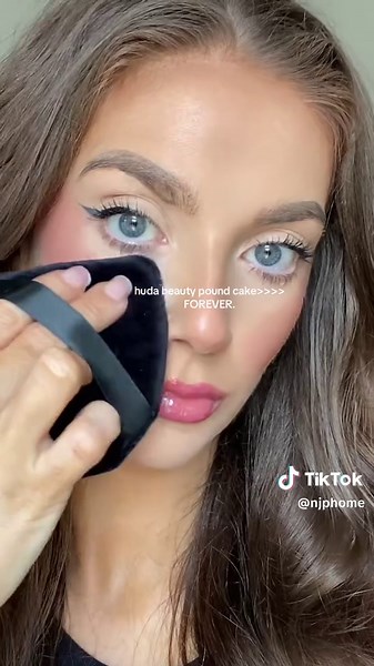 Huda Beauty Pound Cake Setting Powder Review