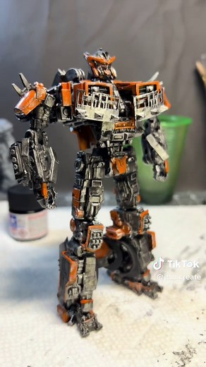 Painting my Custom Transformers ROTB Battetrap #transformers #transformers7 #transformersriseofthebeasts #transformerscollector #transformerscollection #transformerscustoms #transformersphotography #transformerstoys #3dprinting #resinprinting #hasbro #studioseries #transformersstudioseries #paramount #toys #paramount #autobots #decepticons #hobby #explore