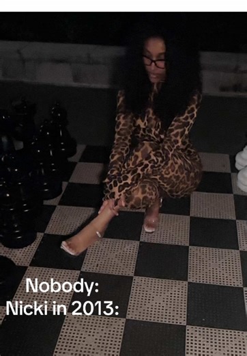 Nicki Minaj's Iconic Squat Pose Captured!