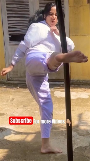 Breaking things, Martial Arts training, Kung-fu, Kickboxing. #martialarts #kickboxing #fighter #ufc