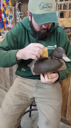 37K views · 1.1K reactions | Texturing black ducks. Liquitex light modeling paste, paint and a trusty sponge! A little combing work through the back of the head to show feather flow. #duck #decoy #art #painting #carving #waterfowl #wildfowl #duckhunting #waterfowlhunting #ducksunlimited #deltawaterfowl | Costilow Decoys | Facebook