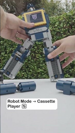 LEGO Soundwave Transformation Timelapse