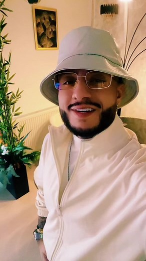 Fashionable Indoor Style with Unique Accessories