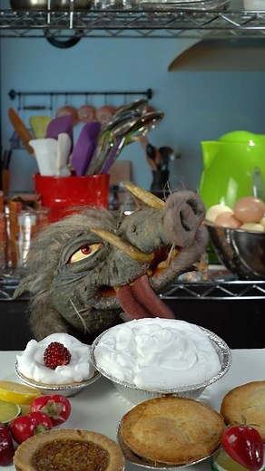 What’s your favorite pie? #thanksgiving #pie #baking #happythanksgivng #shopping #holiday #boar #pig #puppets #puppetry #potluck #friendsgiving | Puppet Heap