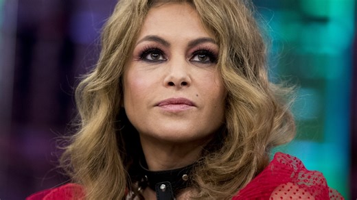 Paulina Rubio despide a toda su plantilla en busca del presunto 'topo' de Colate Vallejo-Nágera: "Desconfía de su propia sombra"
