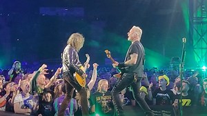 Watch: METALLICA Performs Band's Longest Song To Date, 'Inamorata', Live For First Time