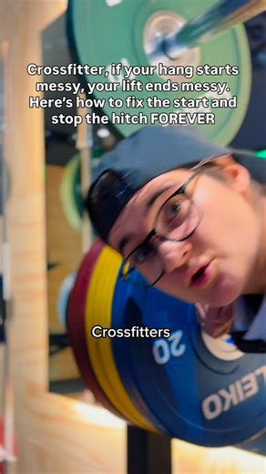 Yasmin EL-Bir on Instagram: "Look carefully, there is a difference. If you can’t see it, try it and feel it. And do that before you come at me. I’m sorry but the CrossFit hitch it w movement which has been coined by CrossFit and it’s wrong. This is a one way ticket to lose power and be out of position. Do it like this, and you will use your back and not your legs, you will leak so much power you are just using brute strength, it ruins your bar path and you will not be a stable bagel 🥯 Basically