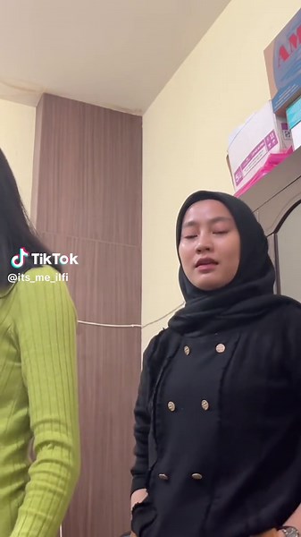 Understanding Interaction Styles: Gestures and Mimicking