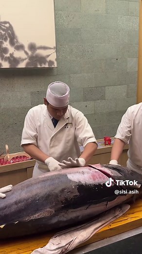 Live Maguro Kaitai: Tuna Cutting Ceremony at Senshu Hotel