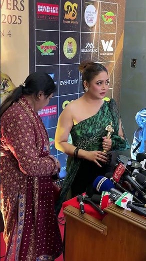 ভাবনার স্টাইলিশ লুক! সাংবাদিক সম্মেলনে তাঁর বলিউড স্টাইলের পোশাক নজর কাড়লো।