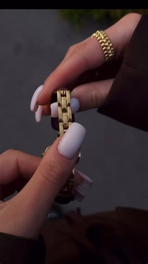 Complete Lookz Gh| Jewellery In Accra | You need an elegant piece. Price - 550gh. Only a few pieces left. Non fade. Non tarnish. Hypoallergenic material. How to order ✅... | Instagram