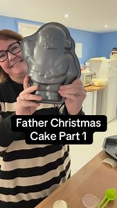 Toady I’m making a Father Christmas cake using a novelty cake pan #cake #cakedecorating #baking #christmas #fatherchristmas | Tracey Mann Cakes