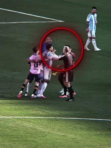 Messi doesn't seem to care? 😤😑