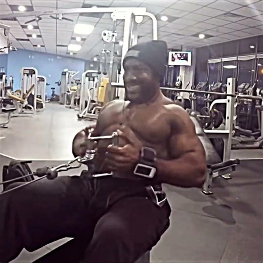 Cable Back Row 💪 Build a Thicker Back