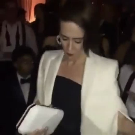 Sarah Paulson HQ | THROWBACK | sarah dancing with the cast of stranger things at the SAG awards after party in 2017 y’all i can’t believe stranger things... | Instagram