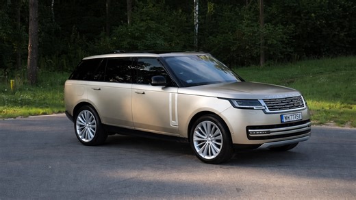 Range Rover V8 combines power and prestige