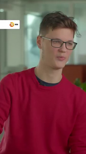 💡 62 našich kolegů pracuje na dohodu o provedení práce nebo činnosti 👉 nn.cz/diverzitni-spolecnost 👈. Jde o dobrou příležitost, jak mít kontakt s pracovním světem i dostatek času na vše ostatní. 👍 Full Stack Developer Fedor Stryapunin je náš zaměstnanec a zároveň student vysoké školy. 👀 Podívejte se na video a zjistíte, jak se mu tyto dvě role povedly sladit.💪 🌎V NN si zakládáme na různorodosti. Platí to třeba z pohledu věkového složení týmů, zkrácených pracovních úvazků nebo právě místa 