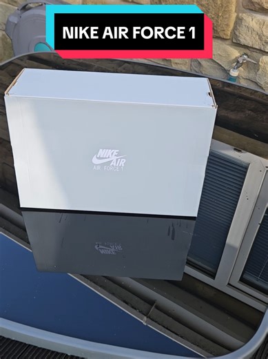 Casual running trainers in black or white for men and women #nike #trainers #tiktokmademebuyit #tiktokshop #ttshop