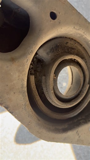 Challenger lowering spring install #viral #srtaddicts