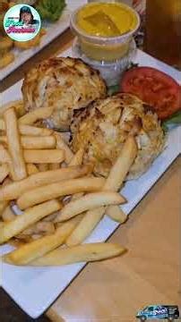 These 11oz HUGE Crab Cakes Are TOP 5 In The DMV 🦀😱