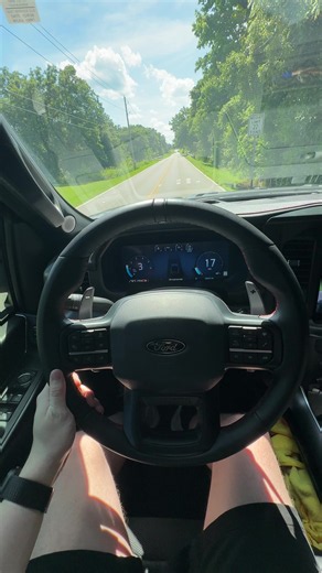 Using the Raptor to its fullest potential #fordraptor #raptor #f150 #truck #trucktok🔥