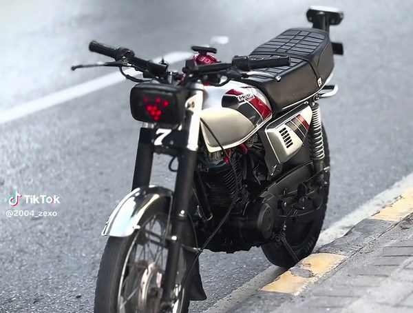 Exploring the Power of Modified 125cc Black Engine Bikes