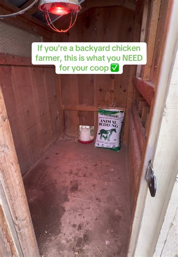 Straw Boss Chicken Coop Bedding: Essential for Farmers