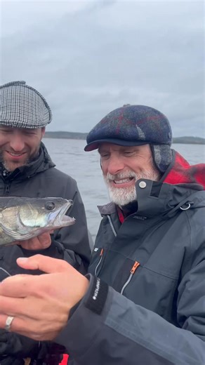 🚀 HIPPO FISHING IEŠKO NAUJŲ KOMANDOS NARIŲ! 🎣🇸🇪🇱🇹 Ieškome entuziastingų žvejų, norinčių tobulėti ir dirbti žvejybos gidais tiek Švedijoje, tiek Lietuvoje! 🛶 Jei esi žmogus, kuris jaučiasi geriausiai ant vandens, mėgsti bendrauti ir nori, kad tavo hobis taptų darbu – šis pasiūlymas kaip tik tau! 🌊🐟 ⸻ Darbo pobūdis: 🎣 Plukdyti svečius į žvejybą ir padėti jiems pagauti gyvenimo laimikį 🧭 Mokyti žvejybos technikų, dalintis patirtimi 😄 Kurti gerą atmosferą ir nuotaiką tiek ant vandens, ti