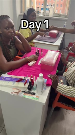 Join Our 1-on-1 Nail Art Lessons Today!