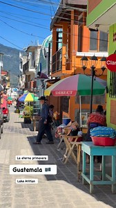 Nuestra cultura no solo se cuenta en palabras, se sirve en la mesa: tortillas a mano, verduras de la milpa, hierbas nativas, fuego de leña y recetas que han viajado por siglos. Cocinar con nosotros es llevarte una parte de nuestra historia y apoyar su futuro. Our culture isn’t just told in words—it’s served at the table: handmade tortillas, crops from the milpa, native herbs, wood fire, and recipes carried through centuries. Cooking with us means taking a piece of our history and supporting its 