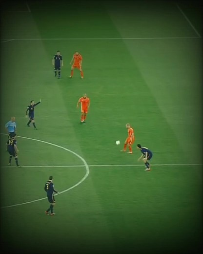 Arjen Robben vs Iker Casillas 2010 World Cup Final Battle
