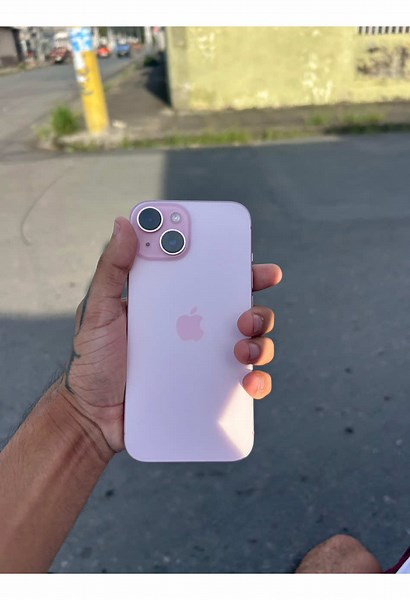 Se vendió el iPhone 15 y se fue para Galapagos 🛒✅🇪🇨 #reventa #apple #telefono #ecuador #milagro #ventay #256gb #iphone #iphone15rosa