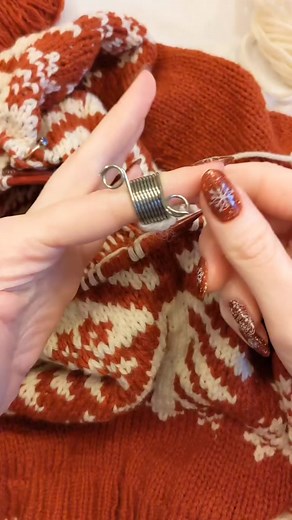 Knitting Tutorial: Fair Isle vs. Intarsia | Colorwork Techniques Explained