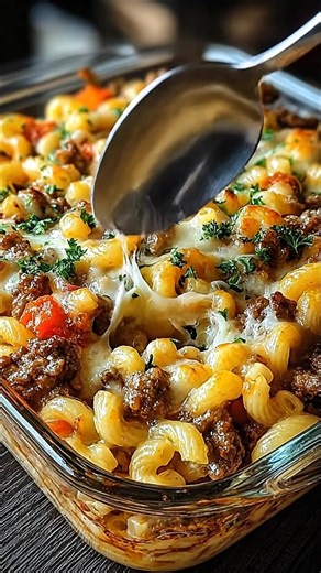 Cheesy Beef and Macaroni Casserole This is the kind of dinner that brings everyone to the kitchen before you even call them. Cheesy beef and macaroni casserole is pure comfort — warm, bubbly, and familiar in the best way. Ingredients: 1 tablespoon olive oil 1 pound ground beef 1 small onion, diced 2 cloves garlic, minced 1 cup carrots, chopped | The Cozy Plate
