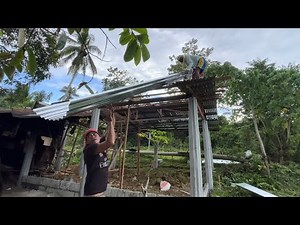 Installing Roof @ Romeo’s + Rice for hard working Filipino’s selling vegetables from their garden🇵🇭