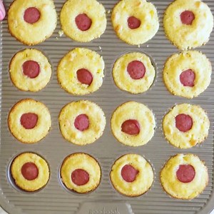 Creative twist on corndogs! Mini cornbread muffins are baked with a slice of hot dog inside. This quick and easy appetizer or snack is perfect for parties or afterschool snackin'! FULL RECIPE: http://www.goodcook.com/mini-muffin-corndog-bites/ | Brooke Lark