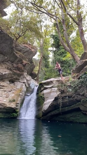 the sound of chronic neck pain 🤣 #vacation #greece #fail | FailArmy