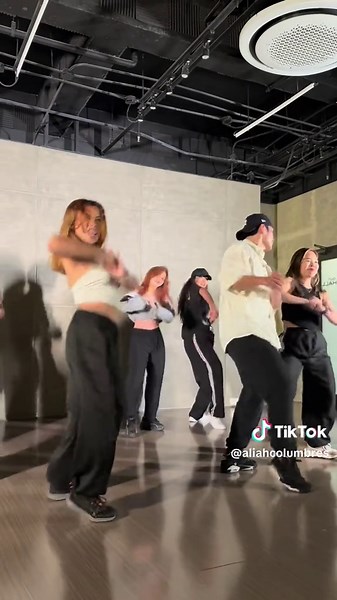 Hypno Dance: Unleashing Fun with Hypnosis