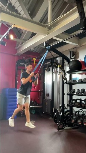 Band De-loaded Split Squat Jumps