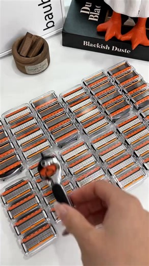 🔝 Shave with Confidence! 🧔‍♂️✨ Introducing the 24-Piece Men's Razor Blade Replacement Set with Free Handle - ultra-sharp stainless steel blades for a smooth and comfortable shave💈. Long-lasting blades and a free handle make this set a great value. 👉 COD Exclusive Benefits: No need to transfer money in advance! Just fill in your address and we'll deliver to your door. | James Santa Chloe