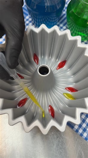 Funfetti Jello Cake! Cake that’s pure party vibes 🍭🌈 | Chefclub Network