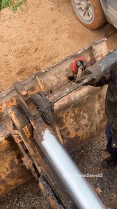 1M views · 14K reactions | Repair Longgong 850 Rotation Bucket Leakage Oil Replacement Oil Seal. #auto #mechanic #mechanicsteve #automotive #fyp #viral #autos #cars #truck #excavator #mechaniclife #mechaniclife #trucks #car #viral #automechanic | Mechanic Steve | Facebook