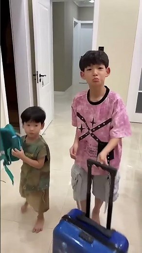 Xiaoyi Wants To Take His Younger Brother And Run Away From Home!