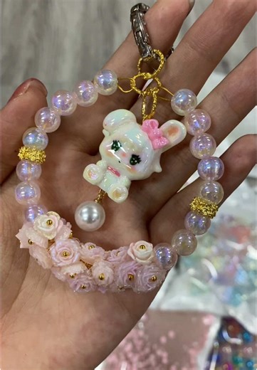 最近の作品と今日の一部新作💕 #diy #ハンドメイド #可愛い #ビーズ #diyhandmade ##ストラップ #リース