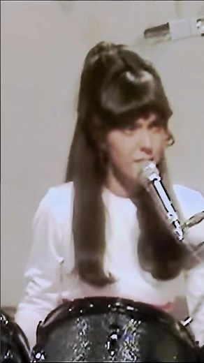 Karen Carpenter sings Help by The Beatles